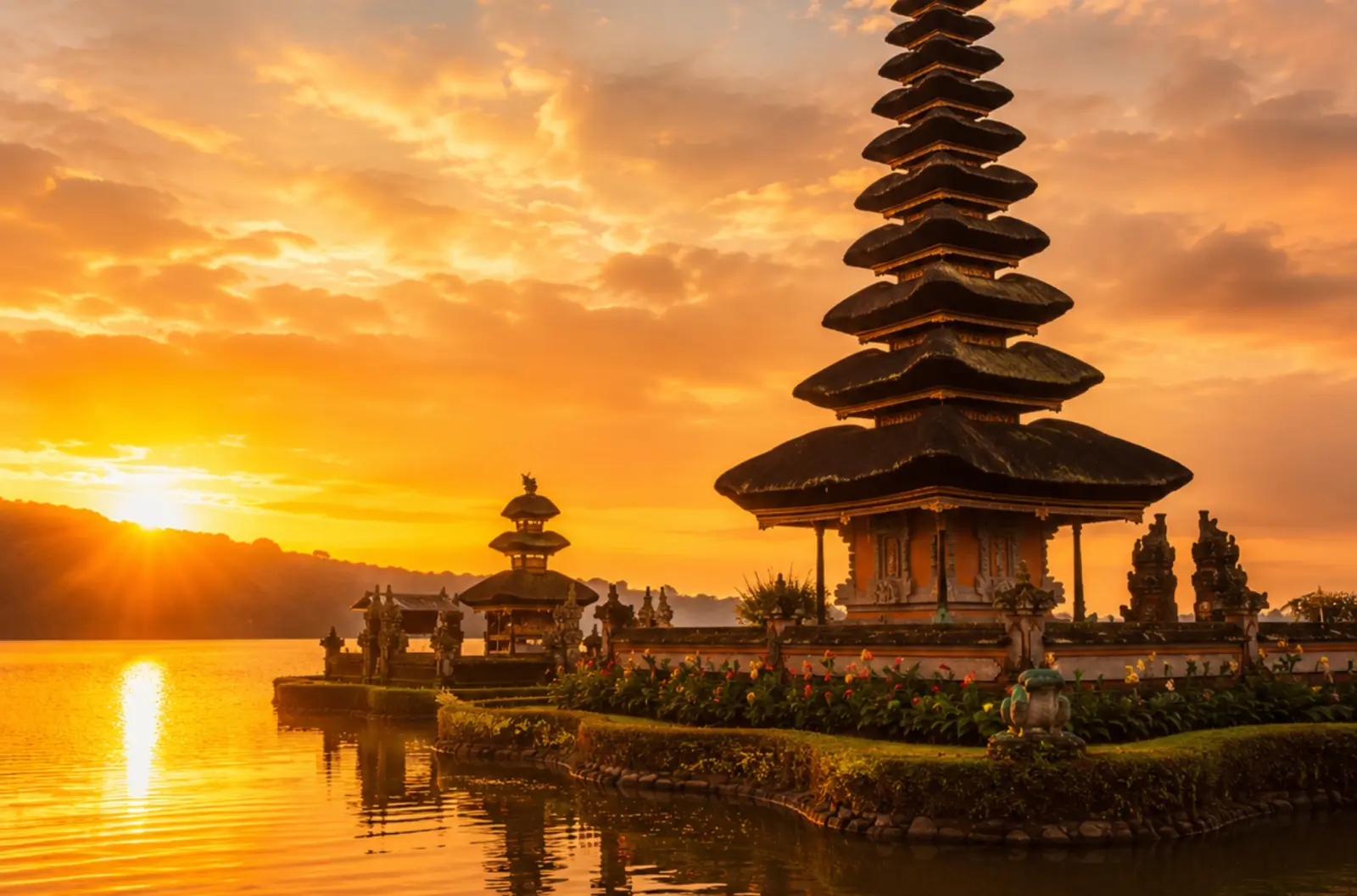 Singapore Bali Romantic Honeymoon Tour with Sightseeing & Transfers