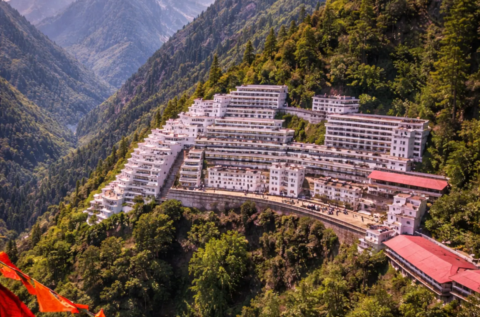 Romantic Kashmir Honeymoon Retreat – Srinagar Gulmarg Pahalgam Special