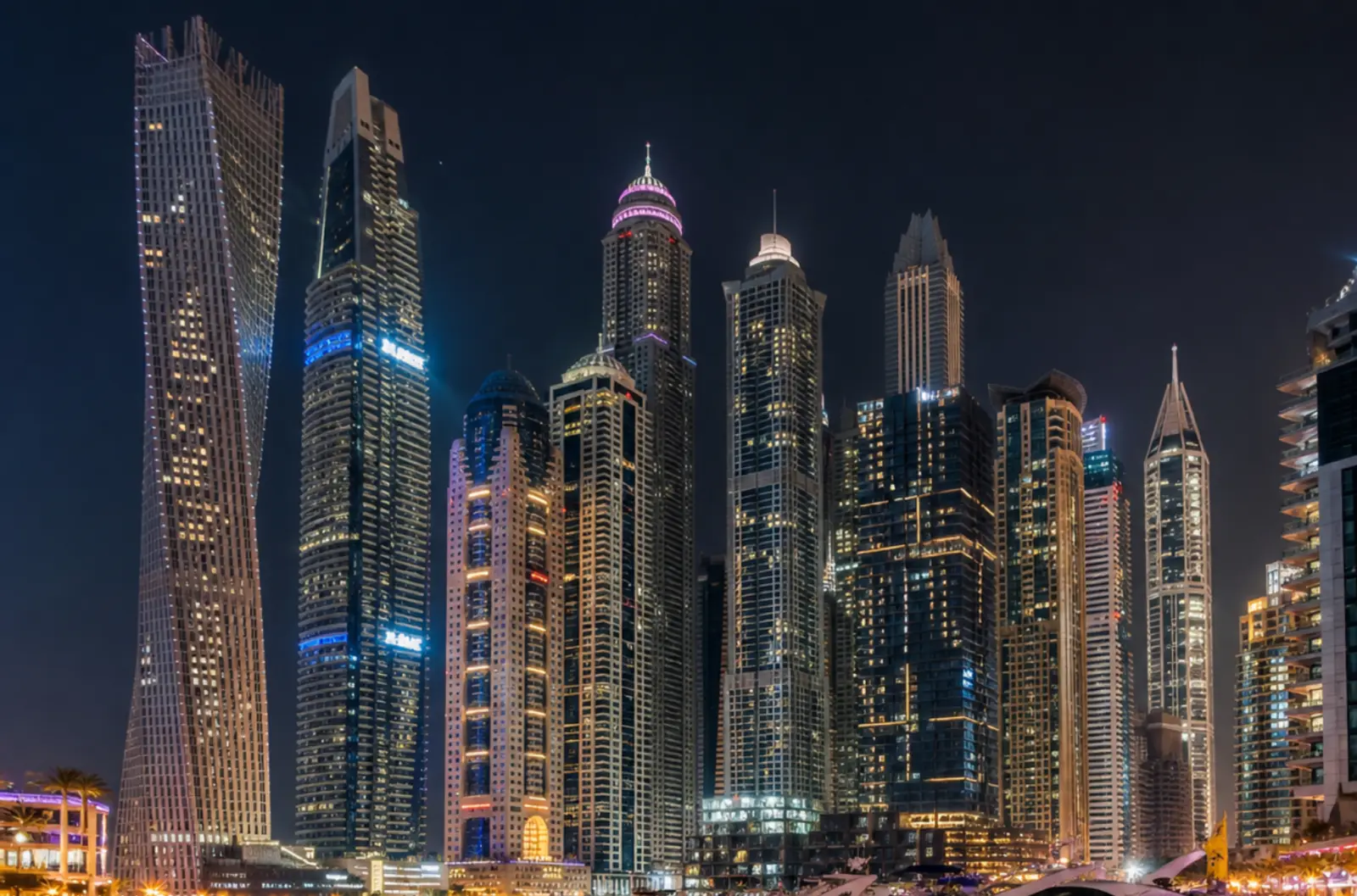 An Tour In Glitzy Dubai