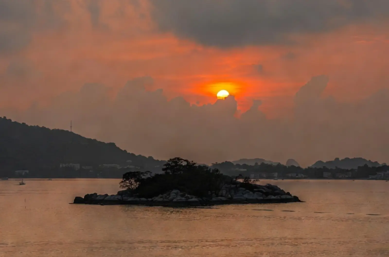 Affordable Bangkok Phuket Honeymoon Tour for Couples